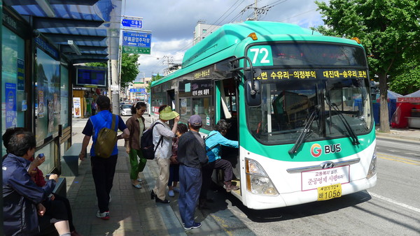 24일부터 노선이 원상복구하게 된 72번 버스 모습 [사진=양상현 기자]