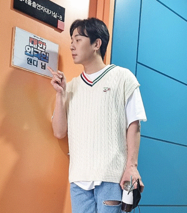 1세대 아이돌인 신화의 멤버 앤디의 비공개 결혼식 목격담이 이어지고 있다. / 사진=앤디 인스타그램