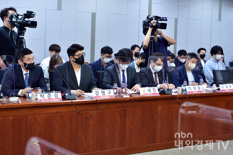 국내 주요 5대 거래소인 업비트, 빗썸, 코인원, 코빗, 고팍스 대표가 참석했다.