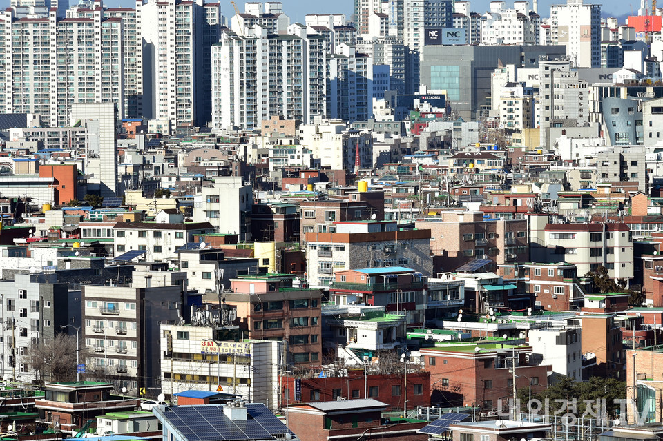 25일 서울 구로구 주택 밀집지역 모습.