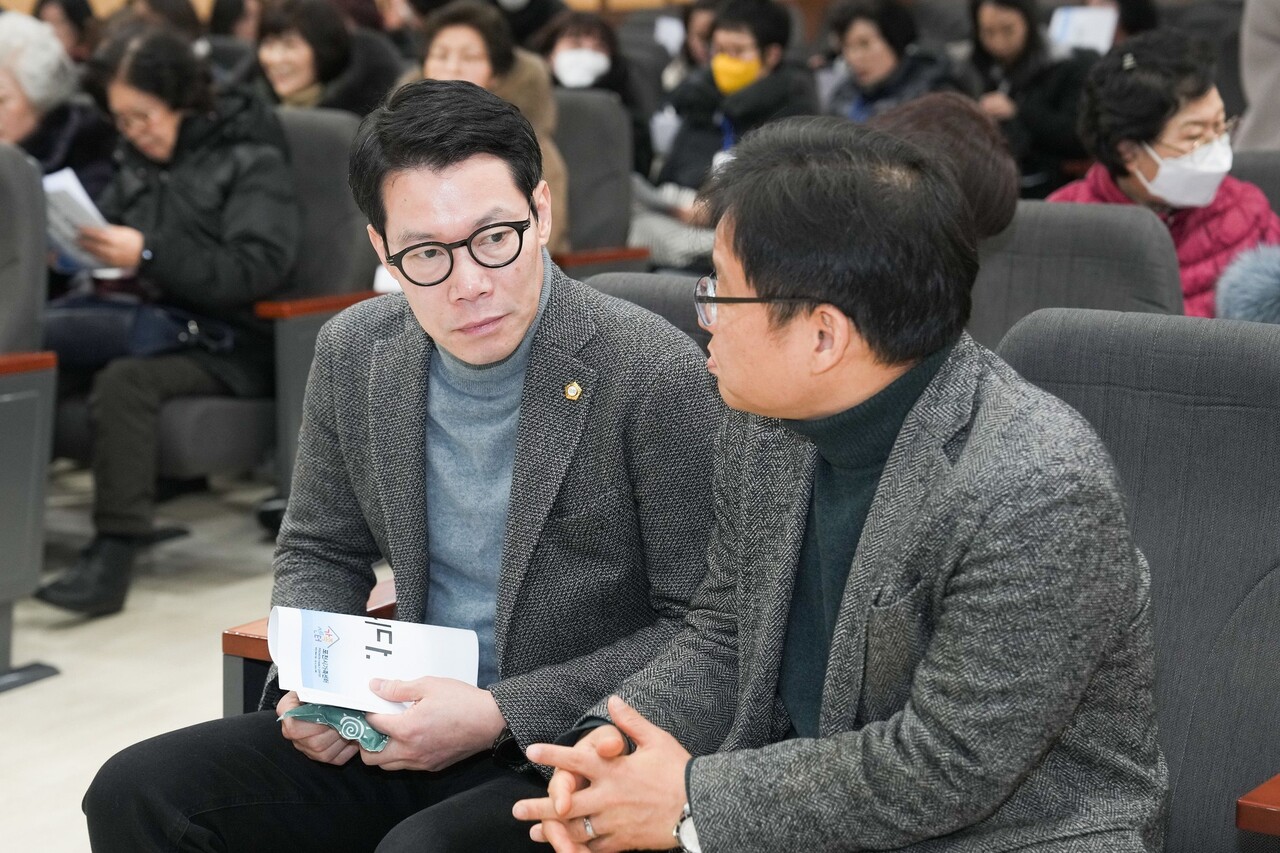 포천시의회, 아이돌보미 역량 강화 및 처우 개선 나서 < 수도권 < 전국 < 기사본문 - 내외경제TV