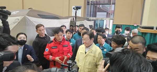 이재명 더불어민주당 대표와 윤경희 청송군수 모습
