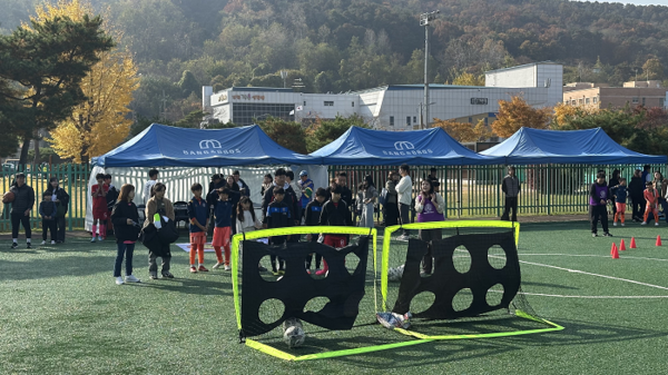 ▲사진: 슛·드리블·패스 등 다양한 챌린지 프로그램이 마련된 이벤트 존