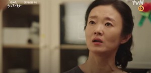"<b>양말</b> 집어던지지마!!" 배우 이봉련 전속계약 발표...어디로 <b>가나</b>?